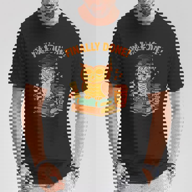 Finally Done Owl Grad 2025 デコレーション Tシャツ 面白い贈り物