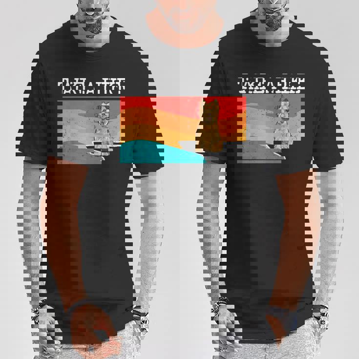 Take A Hike ケアンテリア グラフィック ハイキング Tシャツ 面白い贈り物