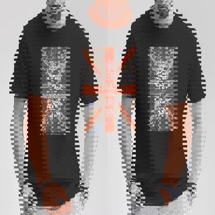 Keep Calm And Carry On Uk Flag Tシャツ 面白い贈り物