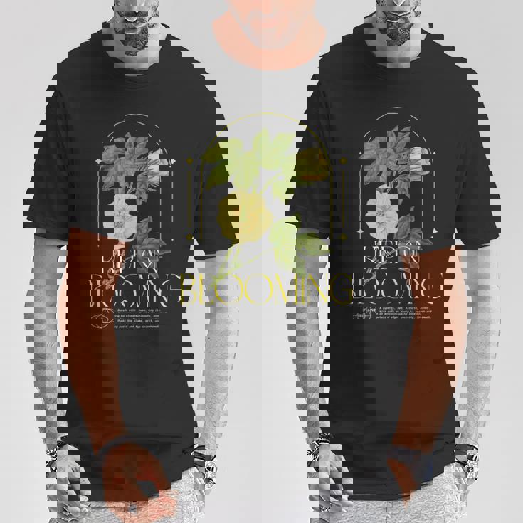 Keep On Blooming花のプリント付き Tシャツ 面白い贈り物