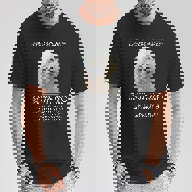 Maltese Puppy Is On My Mind 面白い犬のオーナーデザイン Tシャツ 面白い贈り物