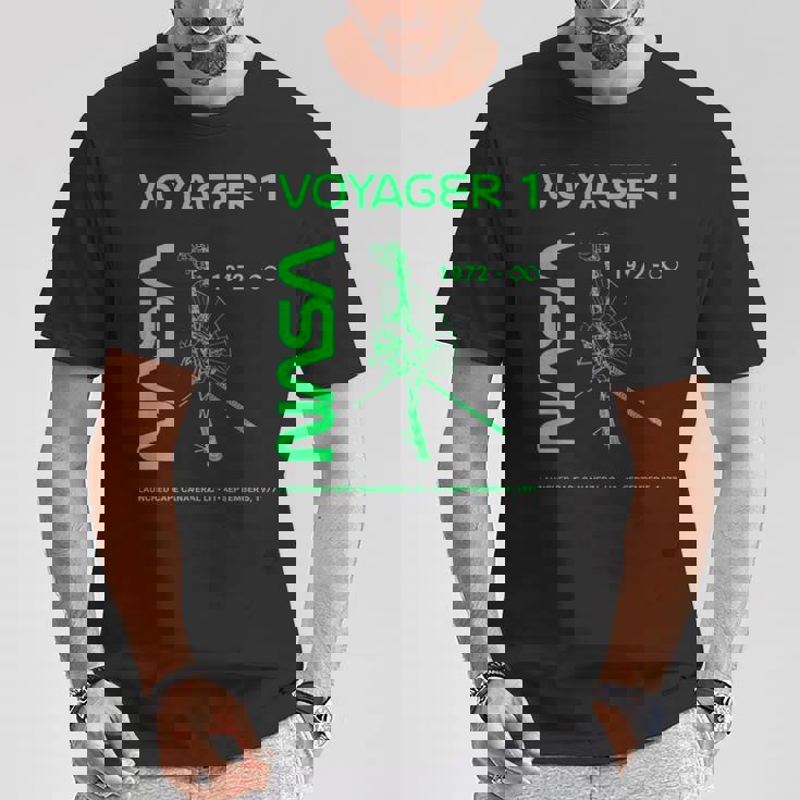 Nasa ボイジャー1号宇宙船は1977年9月5日に打ち上げられました。 Tシャツ 面白い贈り物