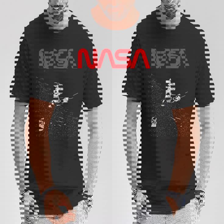 Nasaの宇宙飛行士の掃除機の星のワームのロゴが面白い Tシャツ 面白い贈り物