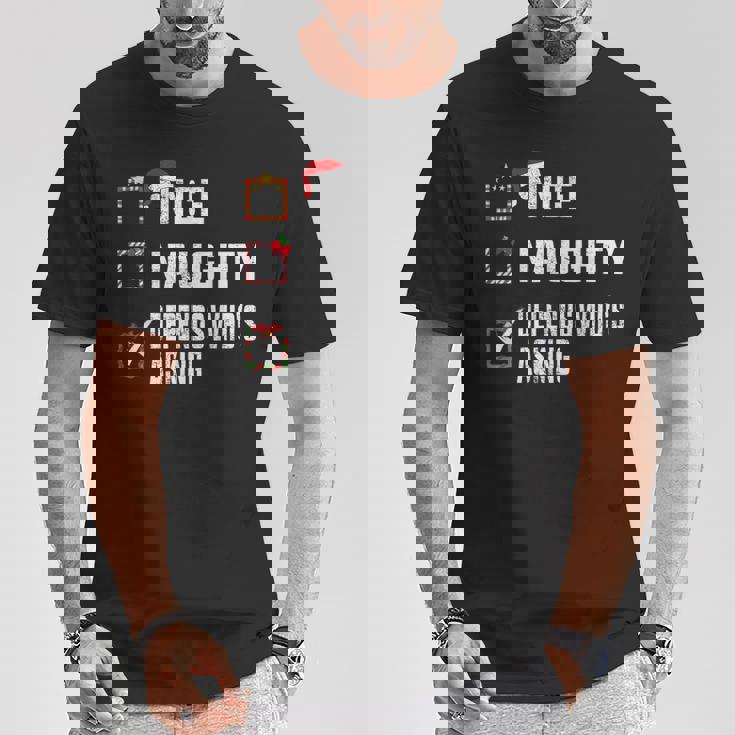 Nice Naughty Depends Who's Asking クリスマスリスト サンタ クリスマス Tシャツ 面白い贈り物