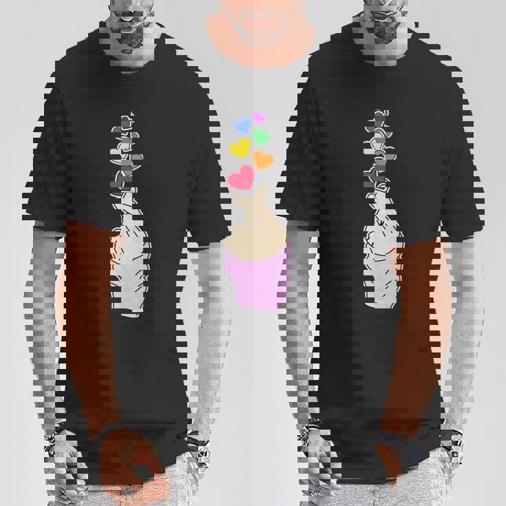 Pride レズビアン ゲイバイセクシャル トランスジェンダー 指 ハート付き Tシャツ 面白い贈り物