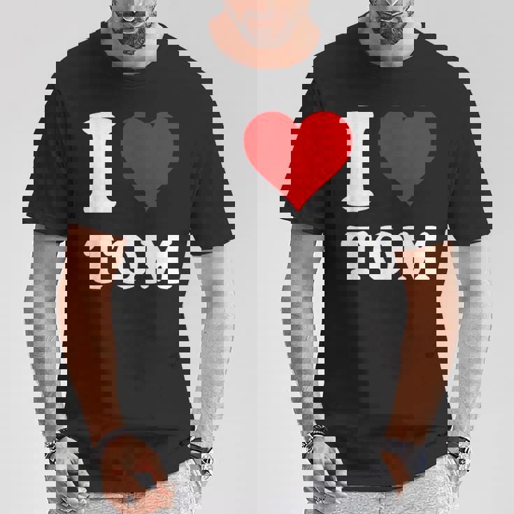 Red Heart I Love Tom Tシャツ 面白い贈り物