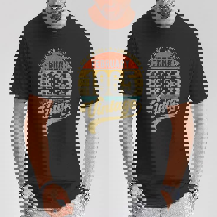 Reto 57歳の誕生日 57歳 1965年2月生まれ Tシャツ 面白い贈り物