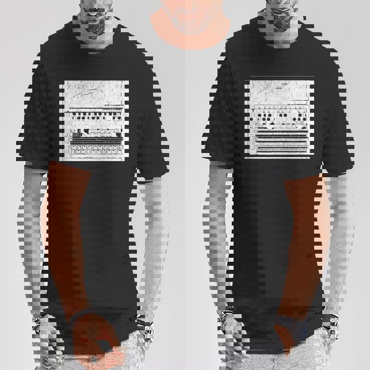 Synthesizer アナログシンセドラムマシン コンピューターヴィンテージオタク Tシャツ 面白い贈り物