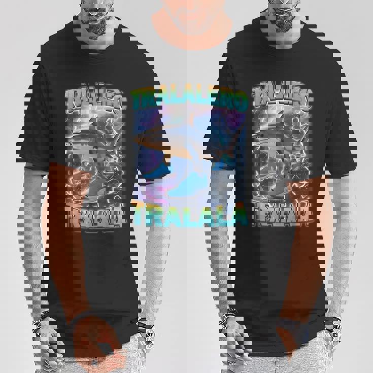 Tralalero Tralala 面白いサメ 靴付き ミーム Tシャツ 面白い贈り物