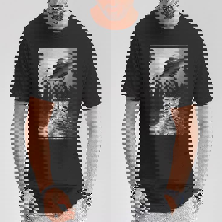 Ufo付き面白い猫セルフィー Tシャツ 面白い贈り物