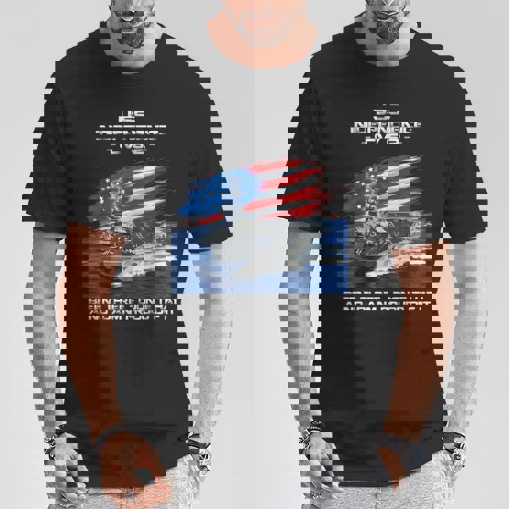Uss インデペンデンス Cv 62 空母 退役軍人 アメリカ国旗 Tシャツ 面白い贈り物