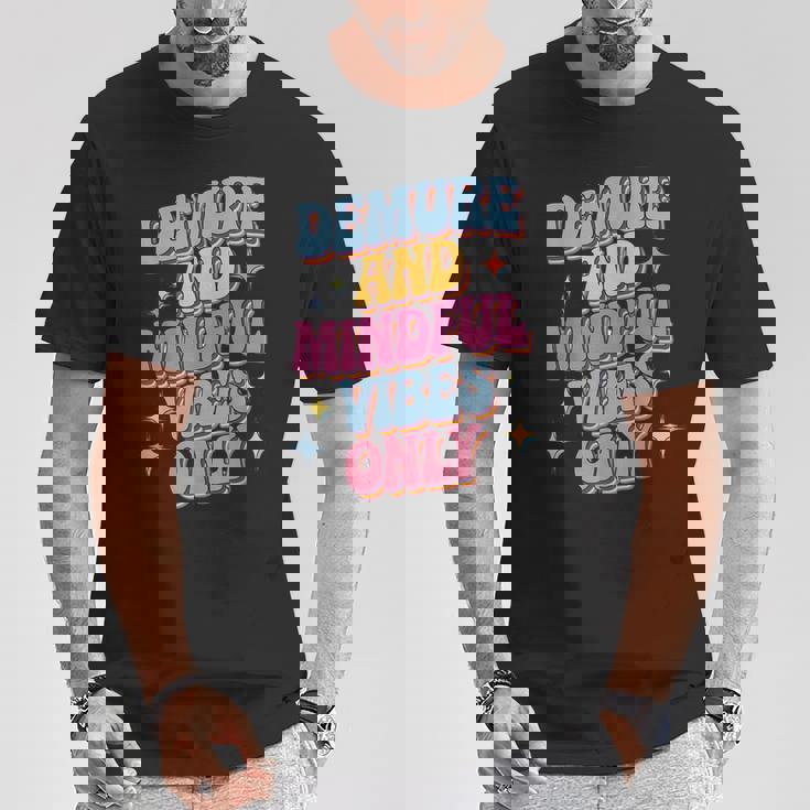 Very Demureery Mindfulibes Only Cute Retro Girls Tシャツ 面白い贈り物