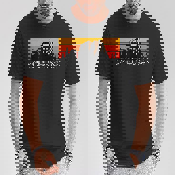 Wanderlust Canyon & Mountains On The Road Tシャツ 面白い贈り物