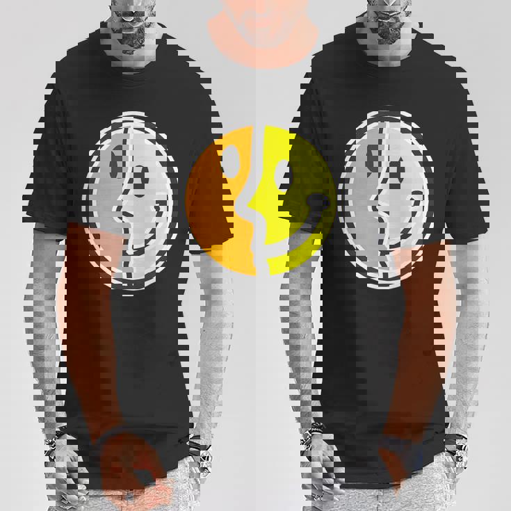 【ピカソ風】スマイル フェイス 笑顔（パロディ）キュビズム【スマイリー】ニコニコ 黄色 ポップ かわいい Tシャツ 面白い贈り物