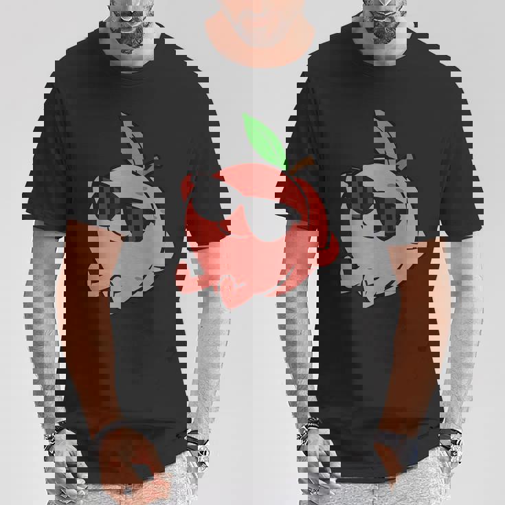 かわいい 桃 フルーツ リラックス のんびりピーチ Tシャツ 面白い贈り物