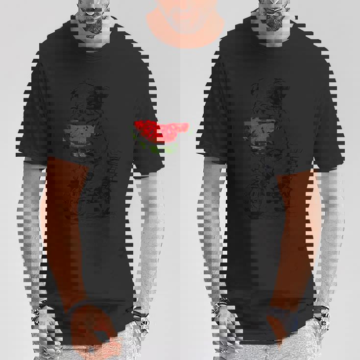 かわいいブルドッグが自転車に乗ってスイカを食べる 誕生日 Tシャツ 面白い贈り物