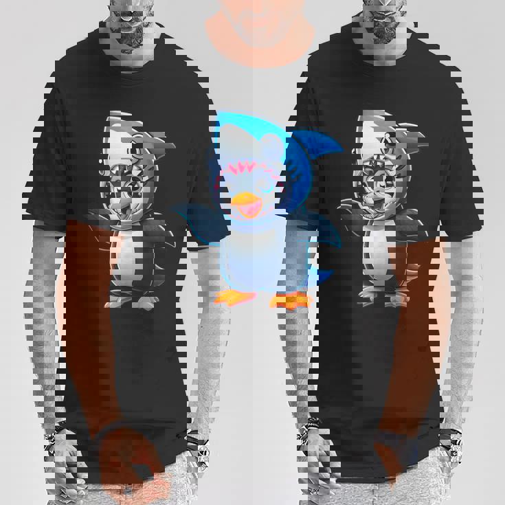 かわいいペンギンのサメのフュージョン漫画コスチューム。 Tシャツ 面白い贈り物