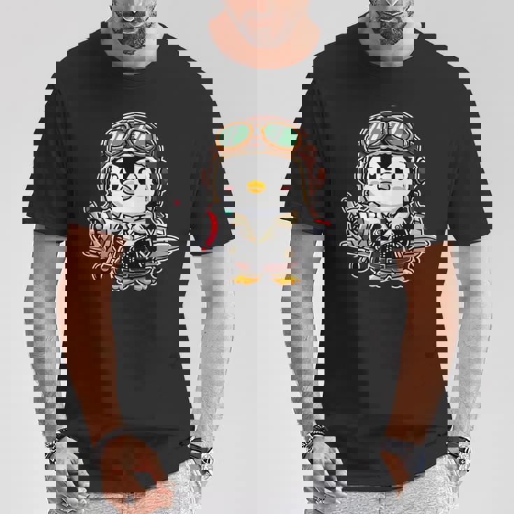 かわいい空飛ぶペンギン パイロット ヘルメット 飛行機 航空機 航空機 Tシャツ 面白い贈り物