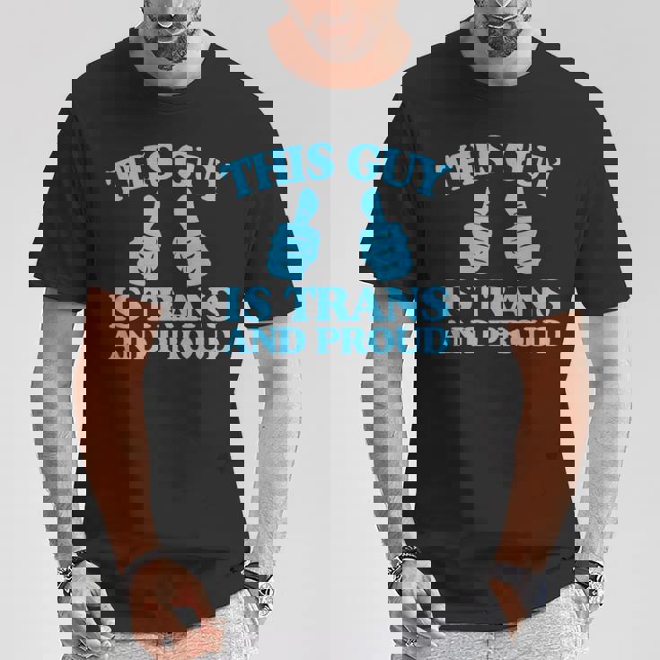 この男はトランスジェンダーで誇り高きトランスジェンダープライド二本指 Tシャツ 面白い贈り物