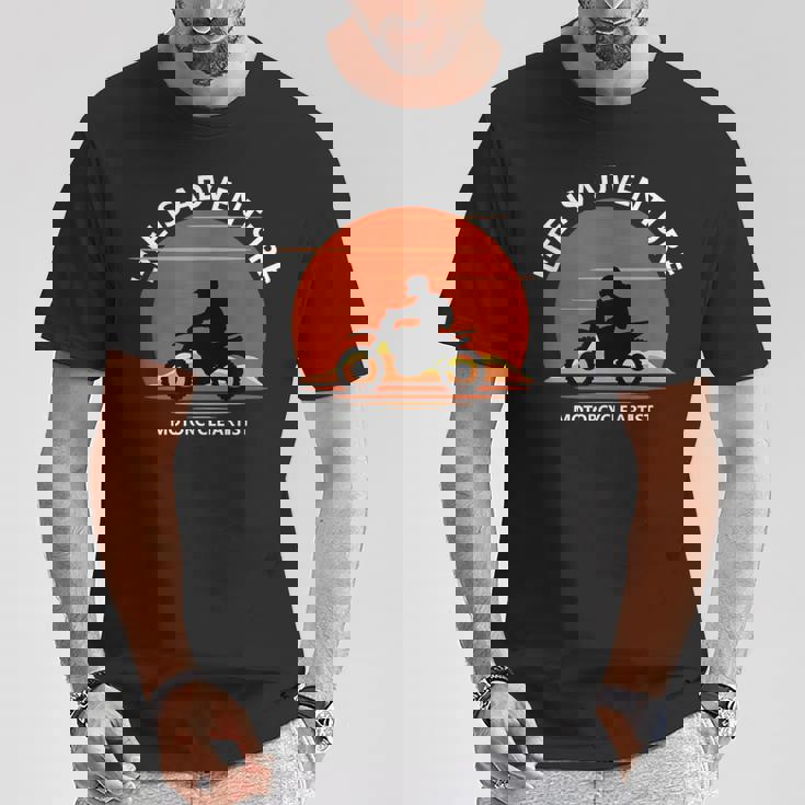 アドベンチャー バイク おもしろ オフロードバイク 人生は冒険だ ツーリング イラスト Tシャツ 面白い贈り物