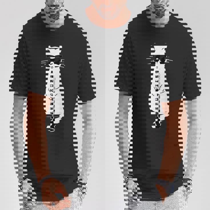 オーボエで遊ぶサングラスをかけた猫 Tシャツ 面白い贈り物