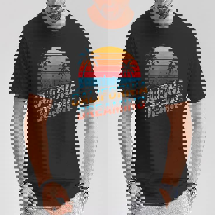 カリフォルニア ドリーミング サンセット ヤシの木 街並み Tシャツ 面白い贈り物