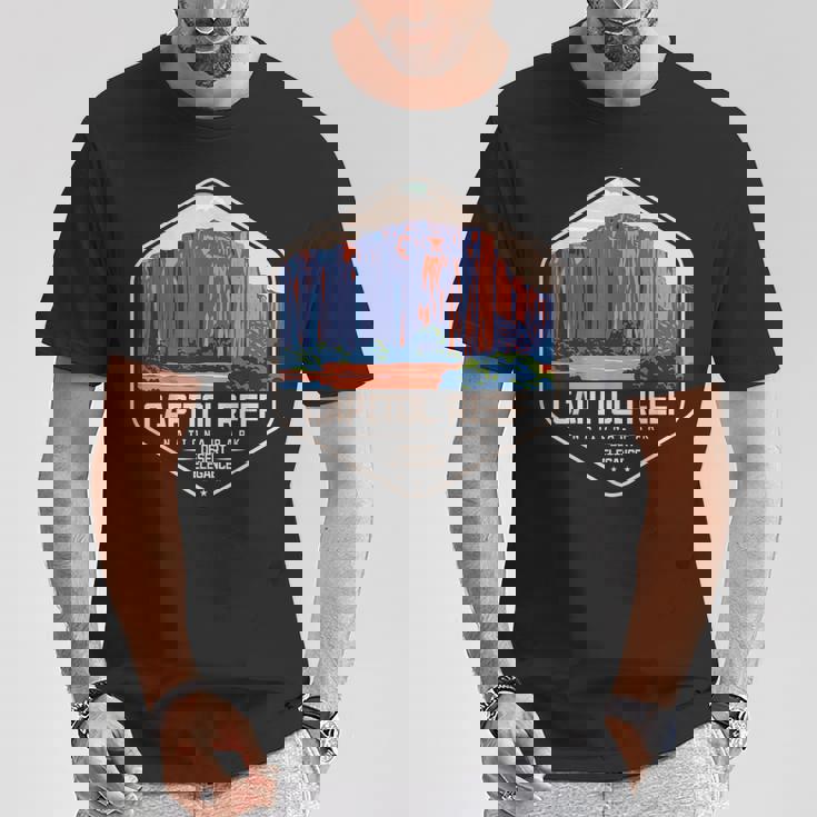 キャピトルリーフ国立公園 ユタ州のアメリカ国立公園 Tシャツ 面白い贈り物