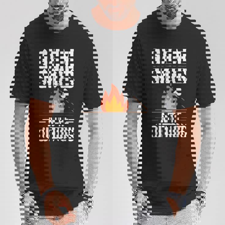 キャンプ&ハイカー向け、スモーズアンドザアウトドアデザインを与えてください Tシャツ 面白い贈り物