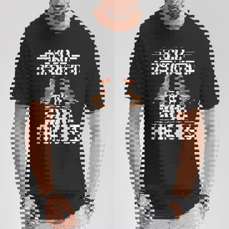 キンカチョウの飼育員はキンカチョウに気をそらされやすい Tシャツ 面白い贈り物