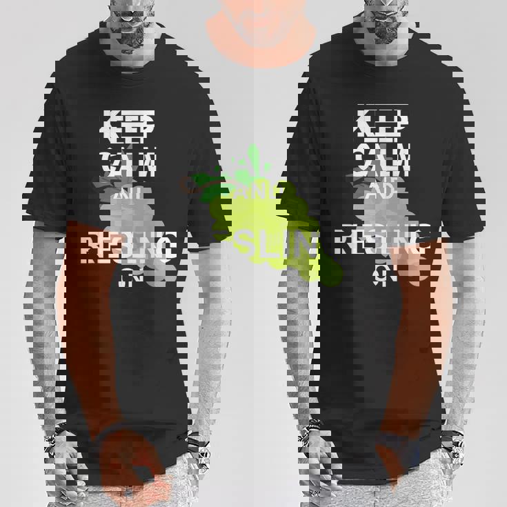 キープ・カームとリースリング・オン・ワイン Tシャツ 面白い贈り物