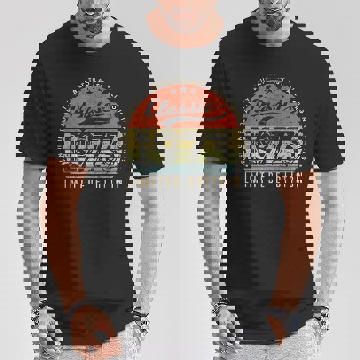 クラシック 1973 限定版 ヴィンテージ 1973年生まれのレトロな誕生日。 Tシャツ 面白い贈り物