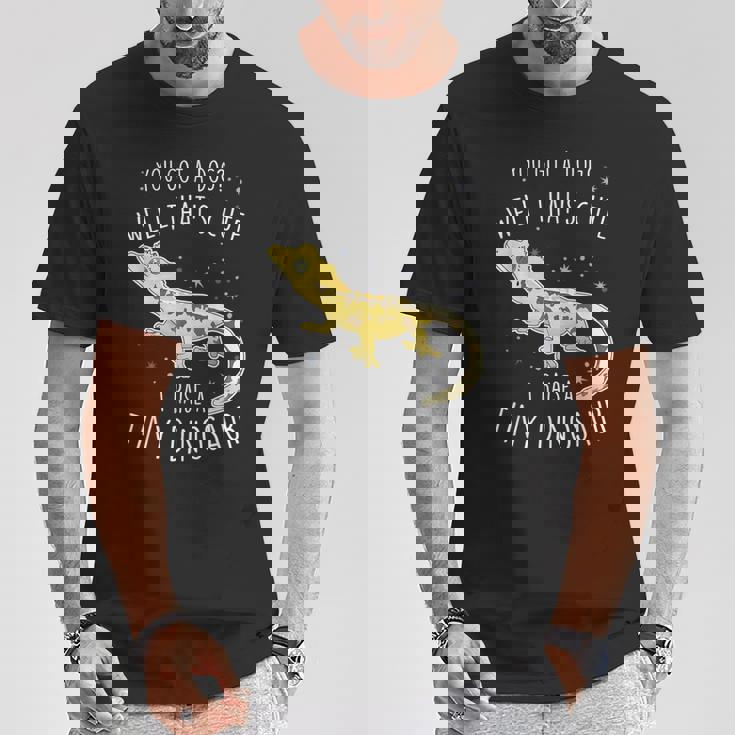 クレステッドゲッコ 小さな恐竜 トカゲ 爬虫類 ペット ハーレクイン Tシャツ 面白い贈り物