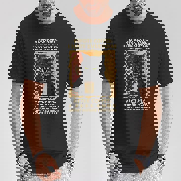 コーヒーの前にみんな嫌いな黒猫がコーヒーを飲む Tシャツ 面白い贈り物