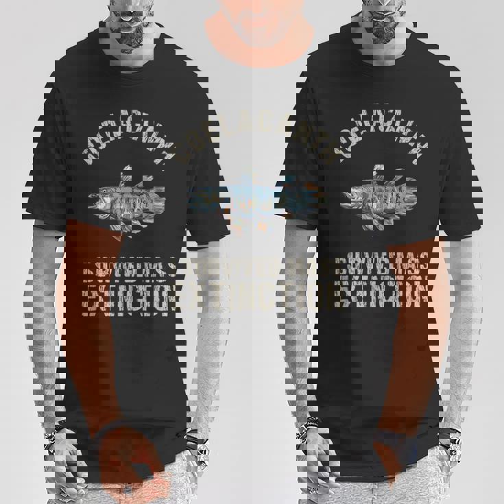 シーラカンス深層水化石絶滅サバイバーシーラカンス。 Tシャツ 面白い贈り物