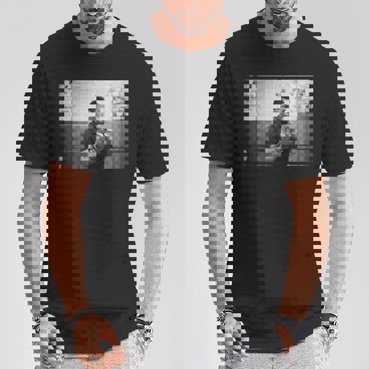 ジェームズ・ティリス対フランク・ブルーノのためにロンドンでボクシングマイク・タイソン。 Tシャツ 面白い贈り物