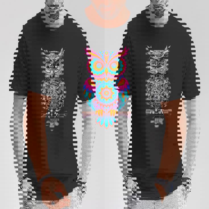 ストリートアートファンのためのストリートアートフクロウ、アーティストスプレー。 Tシャツ 面白い贈り物