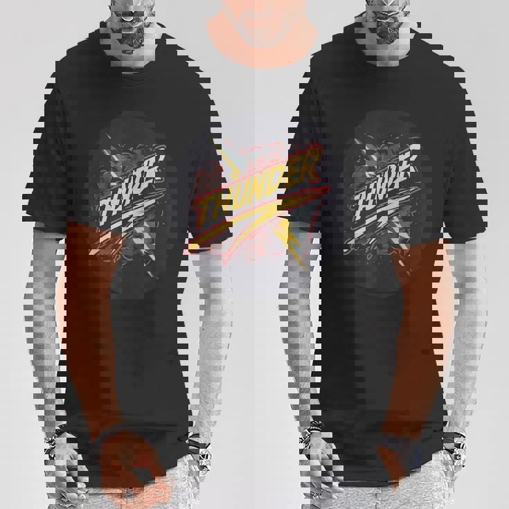 ストームファンのためのクールなサンダーステートメント衣装。 Tシャツ 面白い贈り物