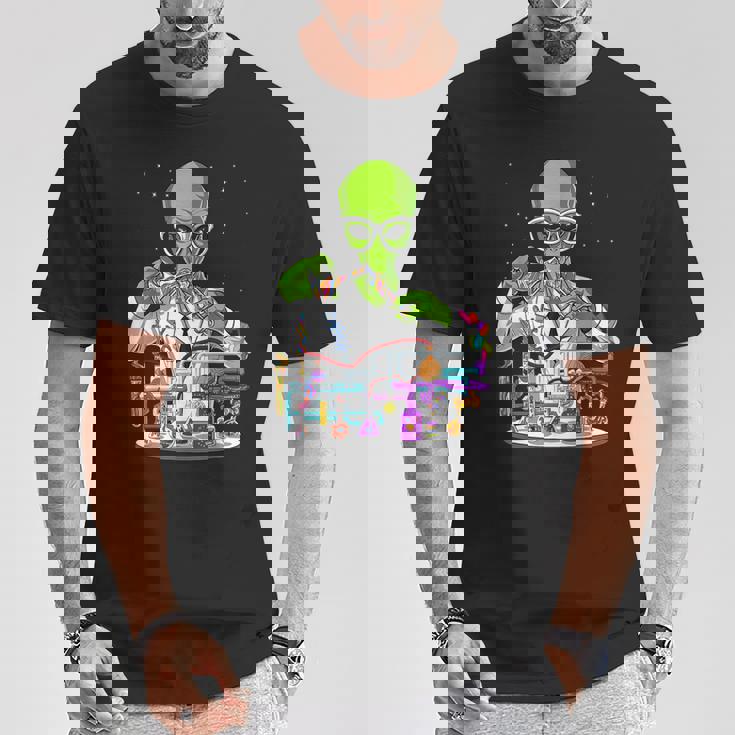スペースエイリアンケミストリーティーチャーサイエンティストケミストサイエンススクール面白いエイリアン Tシャツ 面白い贈り物