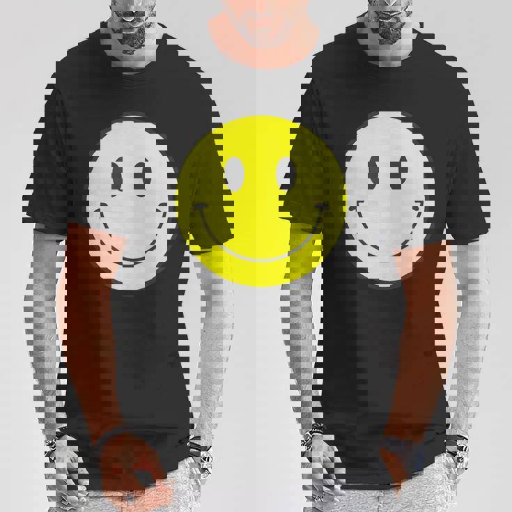 スマイル フェイス 笑顔（ベーシック）【スマイリー】ニコニコ 絵文字 黄色 ポップ かわいい イラスト Tシャツ 面白い贈り物