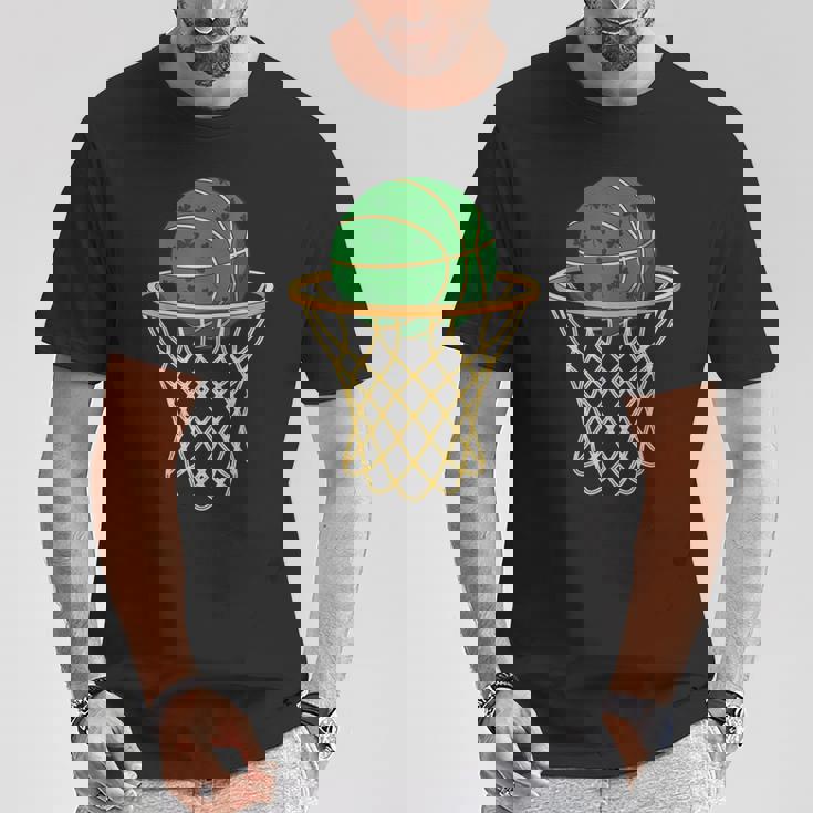 セントパトリックバスケットボールグリーンシャムロックバスケットボール Tシャツ 面白い贈り物