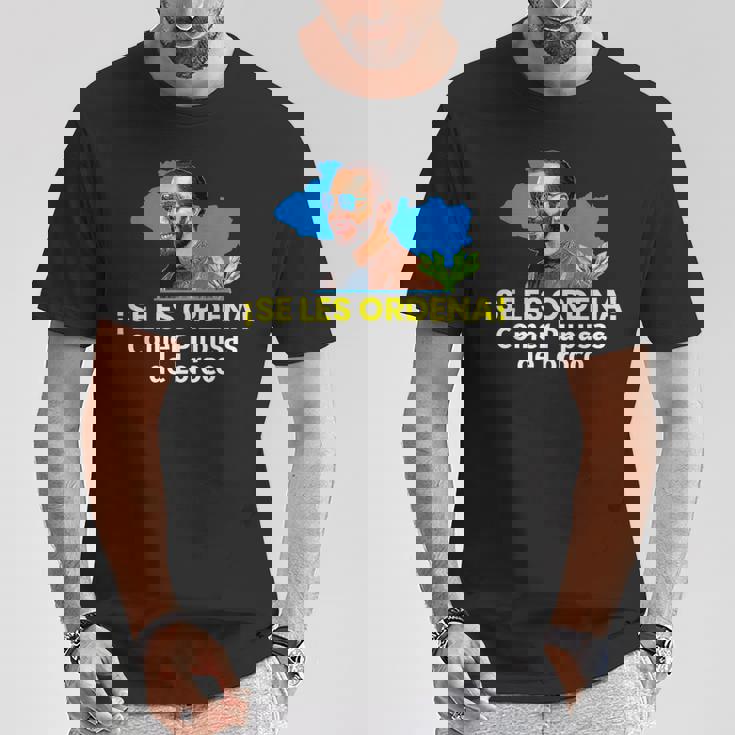 セ・レ・オルデナ・コメール・ププサス・デ・ロロコ、ナイーブ・ブケレ Tシャツ 面白い贈り物