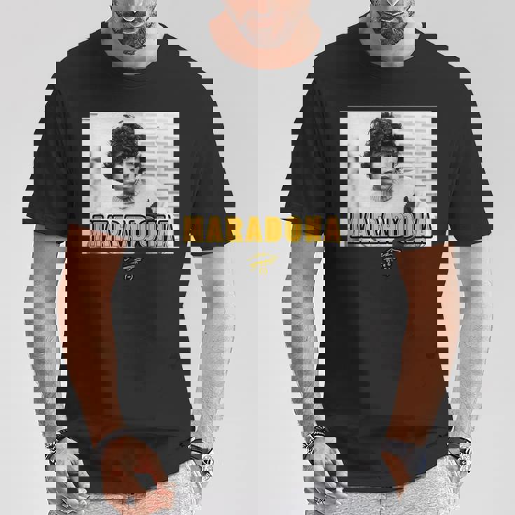 ディエゴ・マラドーナ・ヤング Tシャツ 面白い贈り物