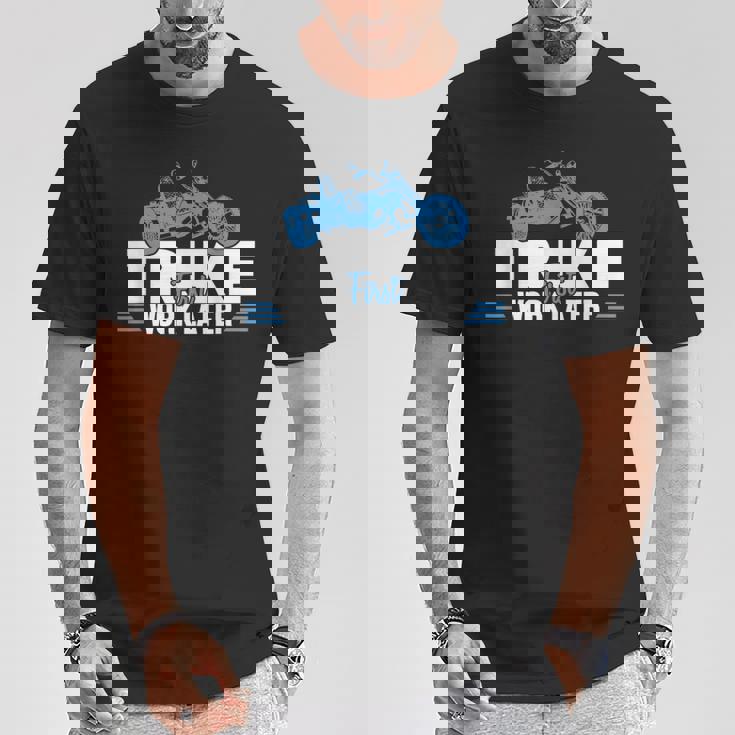 トライクファーストワーク後期三輪トライクバイクトライカートライクトライク Tシャツ 面白い贈り物