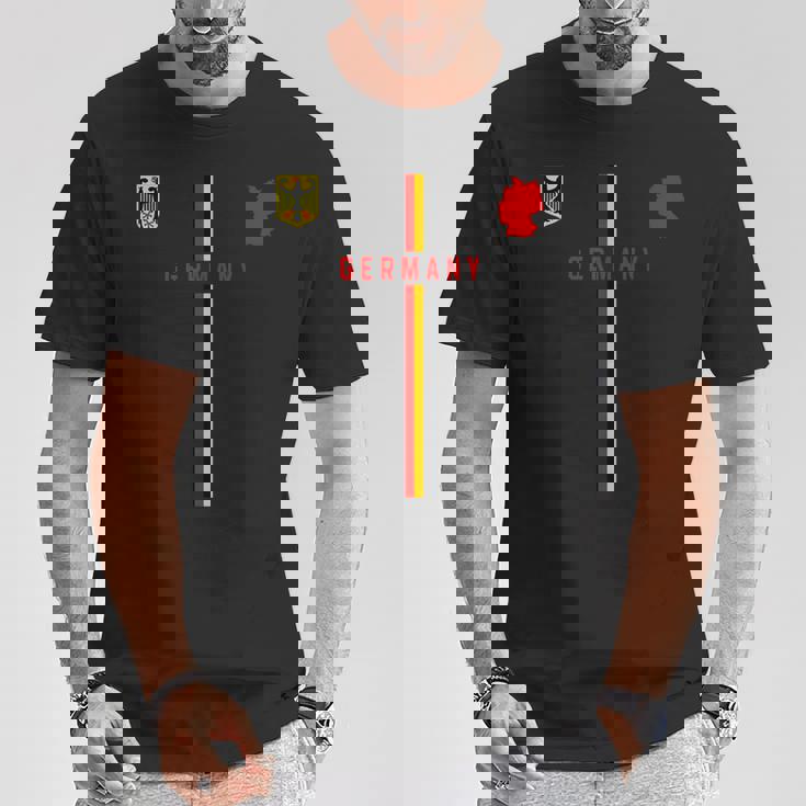 ドイツ国旗、ドイツのシルエットマップ、紋章 Tシャツ 面白い贈り物