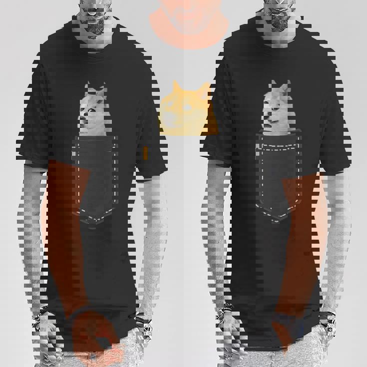 ドージコイン 胸ポケットの中にクリプト ミーム ドッグミーム ロゴ ドージコイン Tシャツ 面白い贈り物