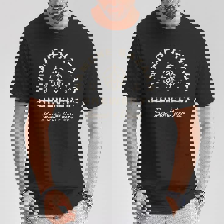 ナムチェバザール醸造所 ネパール ビール醸造所と展望 登山 Tシャツ 面白い贈り物