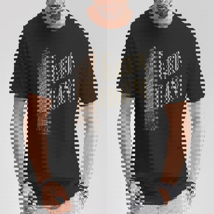 ニューヨークチャームフラットアイアンビルディング Tシャツ 面白い贈り物