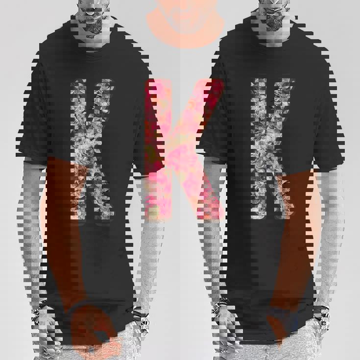 バラ柄のフローラルモノグラムk Tシャツ 面白い贈り物