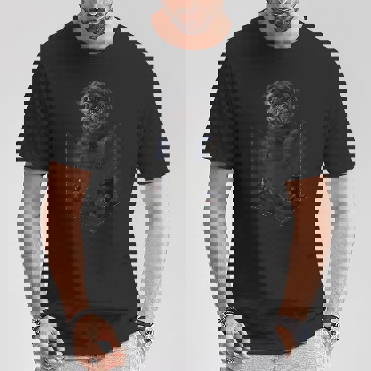 パグ犬愛好家のための面白いブラックパグをポケットに入れましょう。 Tシャツ 面白い贈り物