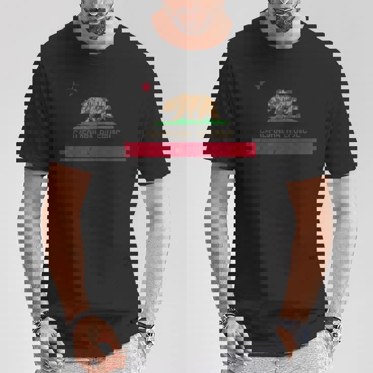 ビンテージ1846年カリフォルニアベアリパブリックカリフォルニア州旗 Tシャツ 面白い贈り物